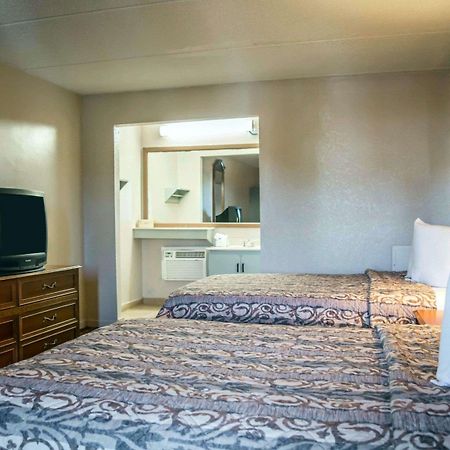 Rodeway Inn Clearwater-Dunedin Zewnętrze zdjęcie
