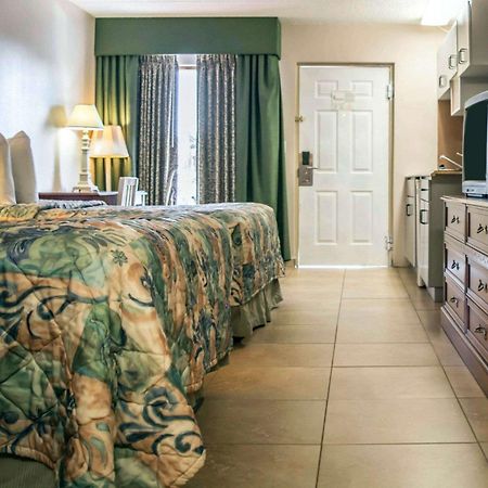 Rodeway Inn Clearwater-Dunedin Zewnętrze zdjęcie